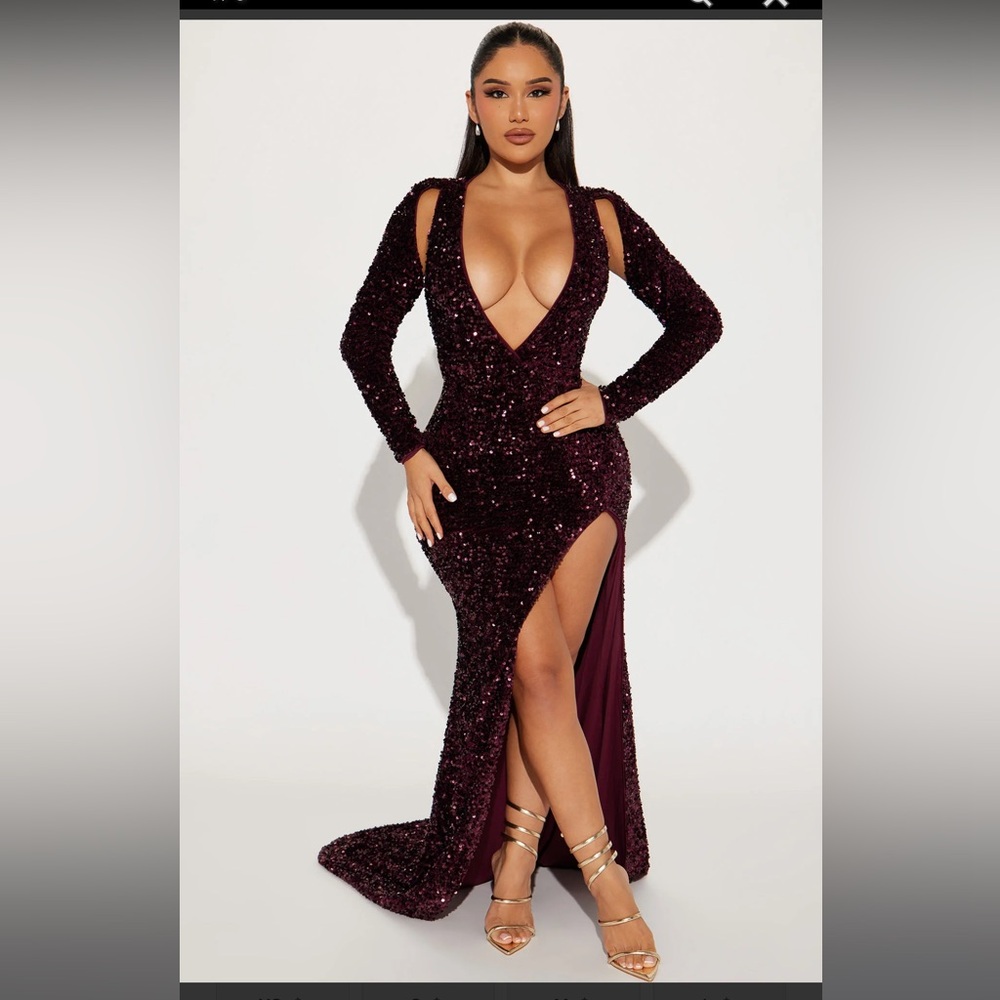 Fashion nova holiday dress only been worn one time!